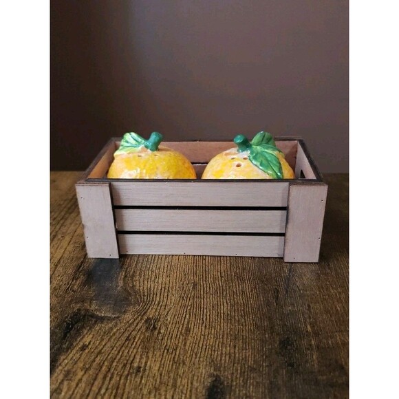 Cracker Barrel Stoneware Oranges Salt & Pepper Set Fruit Crate Vintage Kitsch - Picture 2 of 15